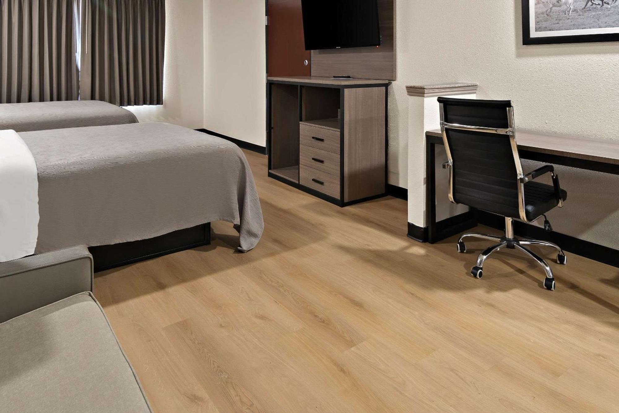 Quality Inn & Suites Weatherford Extérieur photo