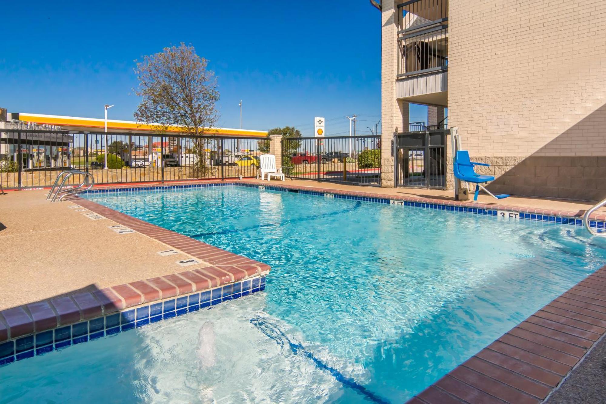 Quality Inn & Suites Weatherford Extérieur photo