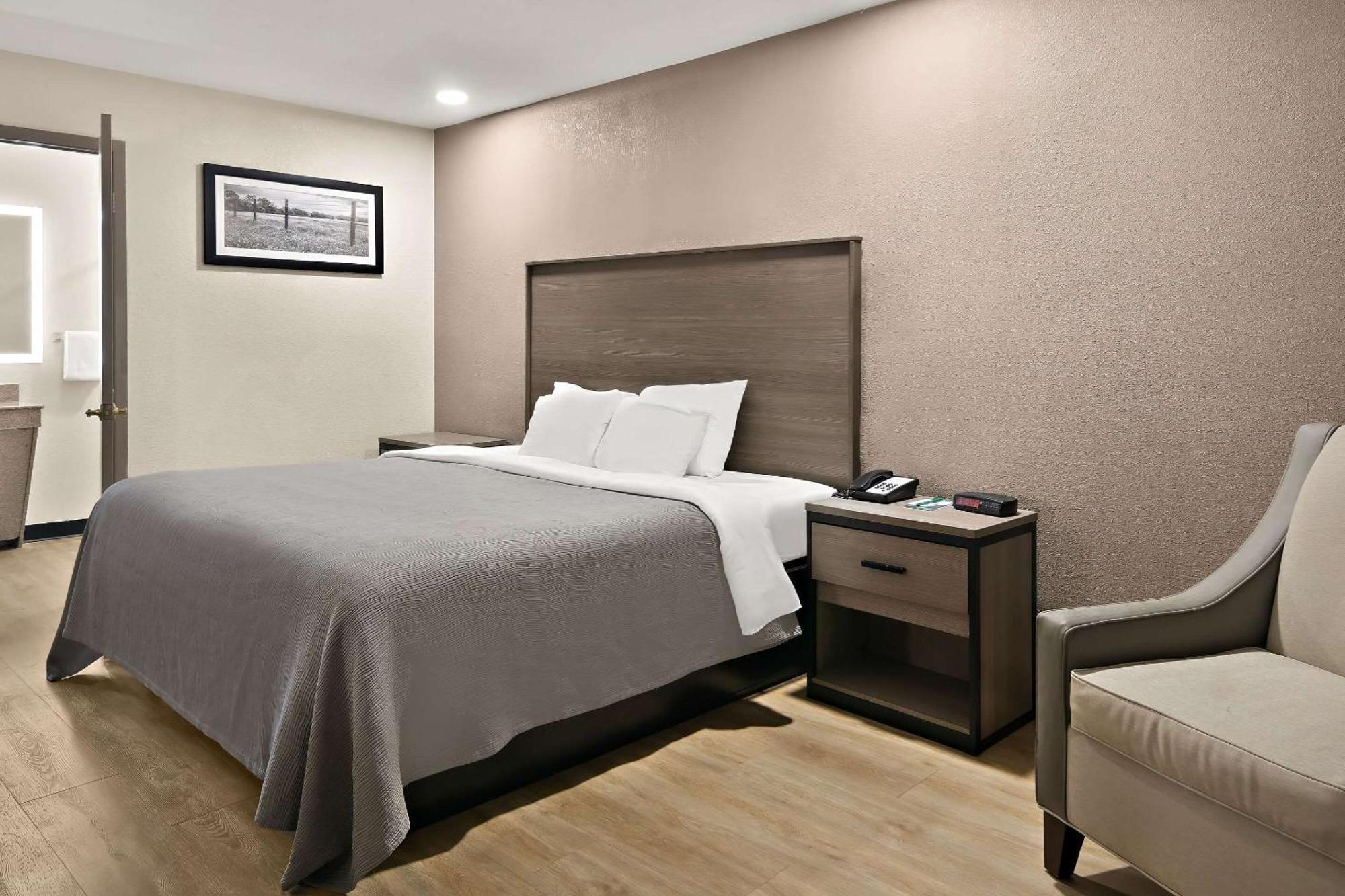 Quality Inn & Suites Weatherford Extérieur photo